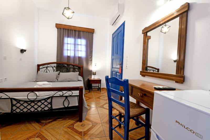 Lunar Santorini Hotel Перисса Экстерьер фото