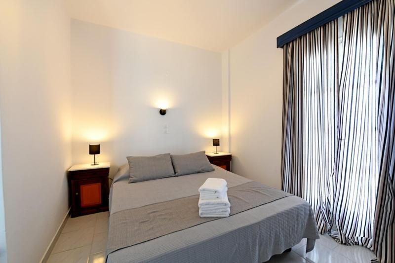 Lunar Santorini Hotel Перисса Экстерьер фото